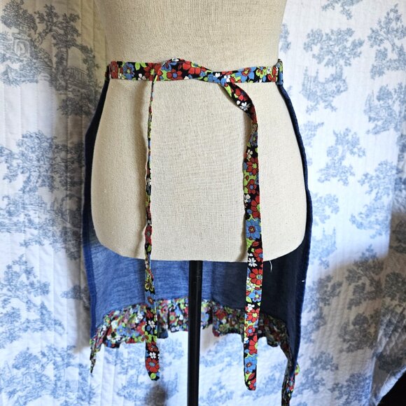 Vintage Apron With Ruffle Denim - Picture 5 of 10